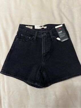 Levi's Black High-Rise Mom Jean Shorts